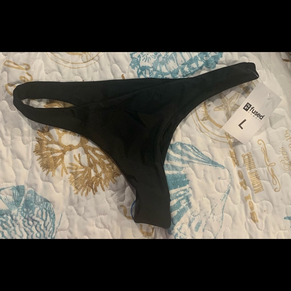 Fused Black Lava Nepali thong NWT